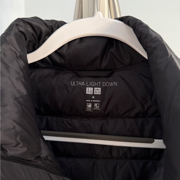 Uniqlo Women’s ULTRA LIGHT DOWN Vest Medium - Picture 2 of 7